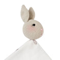 Resmi Galeri görüntüleyiciye yükleyin, Amigurumi Tavşan Örgülü Müslin Uyku Arkadaşı - Iconique Lapin