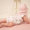 Resmi Galeri görüntüleyiciye yükleyin, Müslin Ense Korumalı Bebek Şapka - Innocent Pink