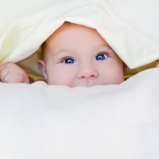Yeni Doğan Bebekler Nasıl Görür?