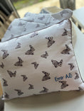Resmi Galeri görüntüleyiciye yükleyin, Müslin Bebek Yastığı - Rainbow Lapin Pink
