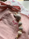 Resmi Galeri görüntüleyiciye yükleyin, Müslin Puset Örtüsü - Innocent Pink
